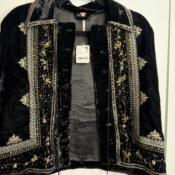 Free People Maxxie Bead Detail Velvet Jacket Black and Gold NWT $268 - Picture 4 of 12